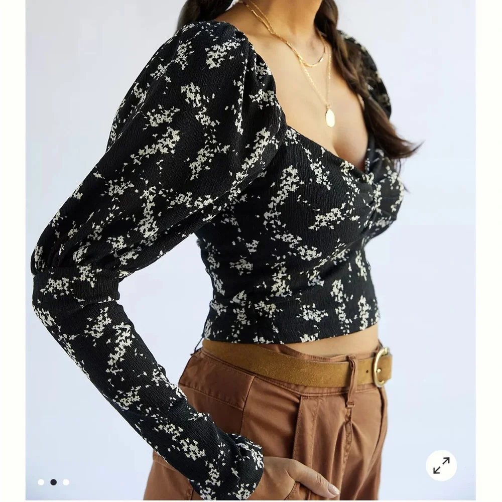 Anthropologie Sweetheart‎ Puff Sleeve Textured Black Print Cropped Blouse Size M - Picture 2 of 9